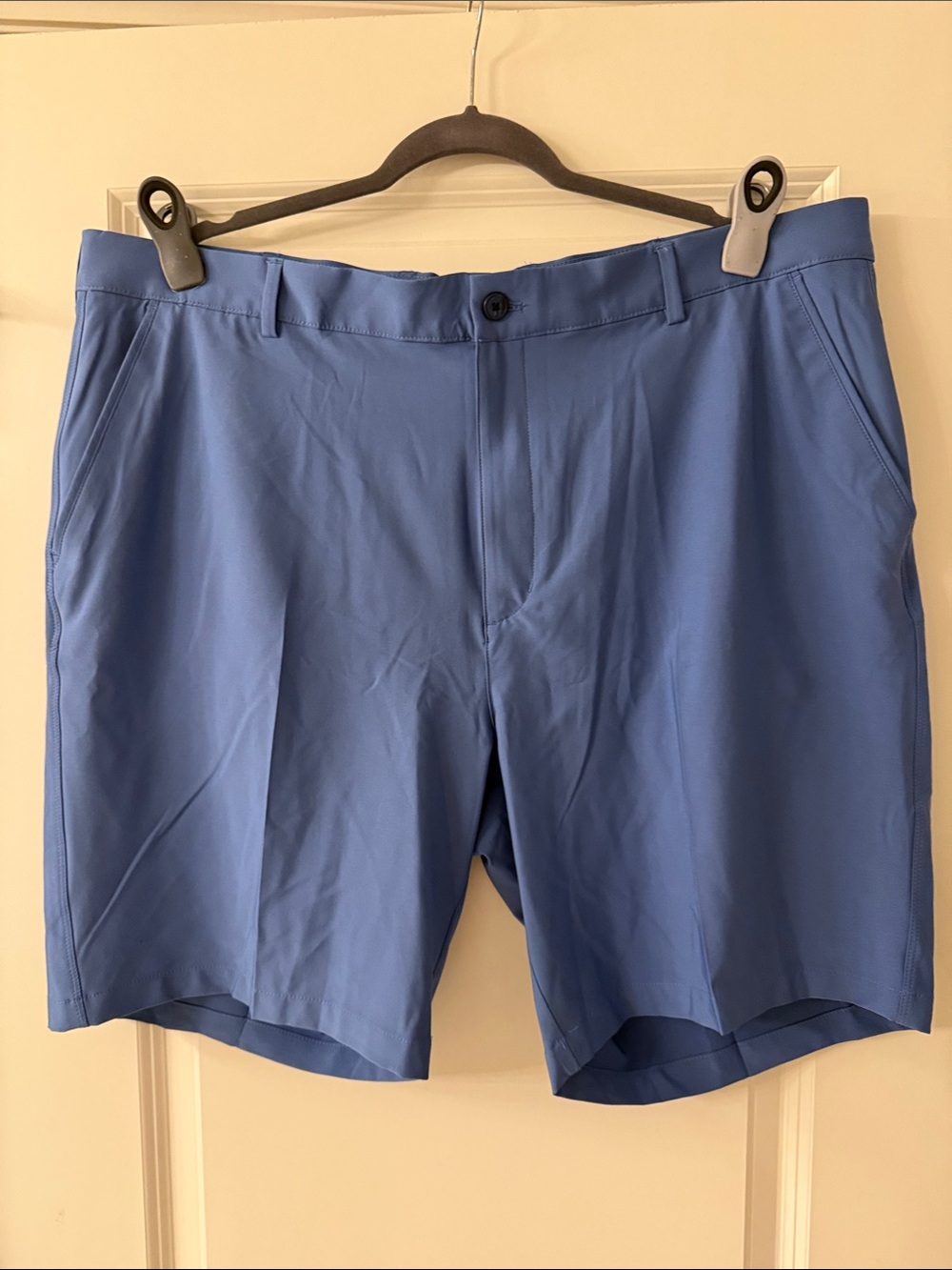 Greg Norman Collection Men's Flat-Front Shorts in Light Blue
